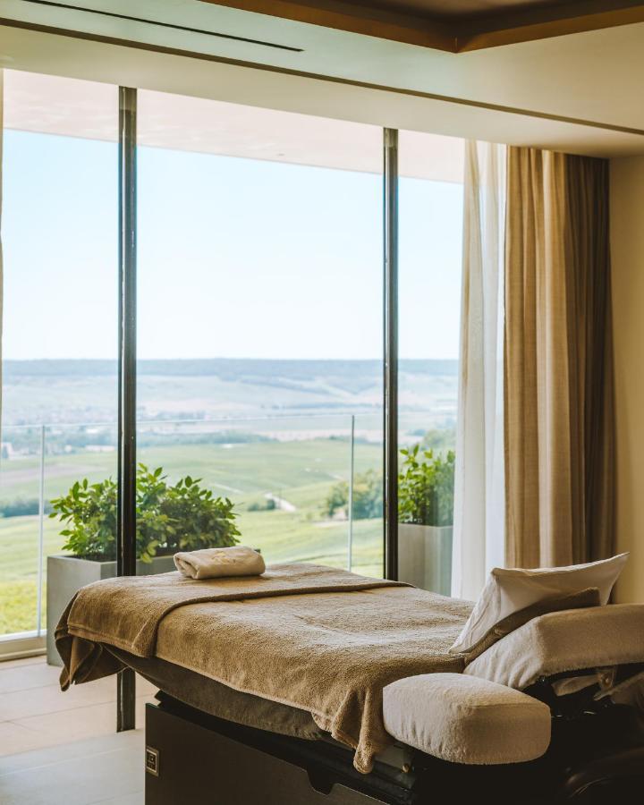 Royal Champagne Hotel & Spa Champillon ภายนอก รูปภาพ